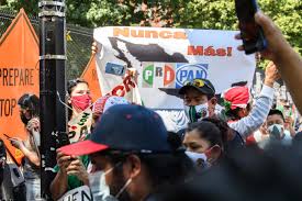 Migrantes en Washington etiquetaron a Jorge Ramos como “traidor” durante visita de AMLO