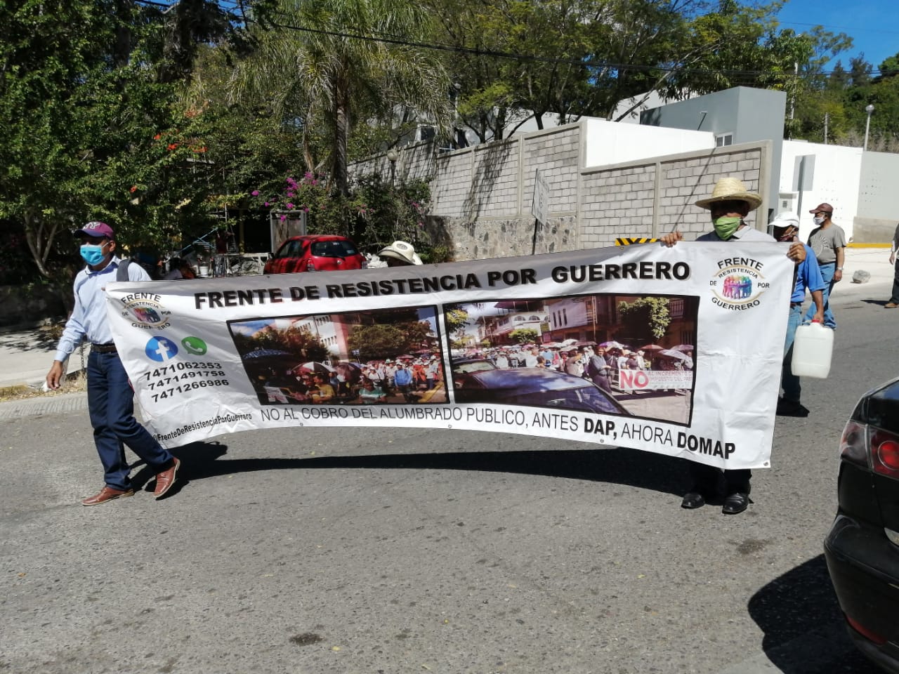 Marchan en Chilpancingo contra el cobro del alumbrado público en el recibo de CFE